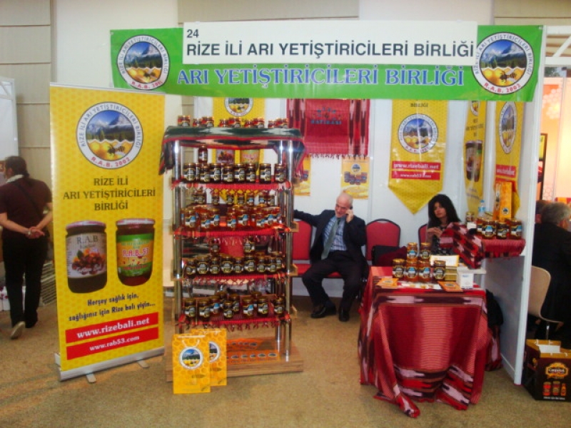 RİZE BİRLİK BALLARI FUARDA YERİNİ ALDI HALK GERÇEK BALIN FARKINA VARDI	